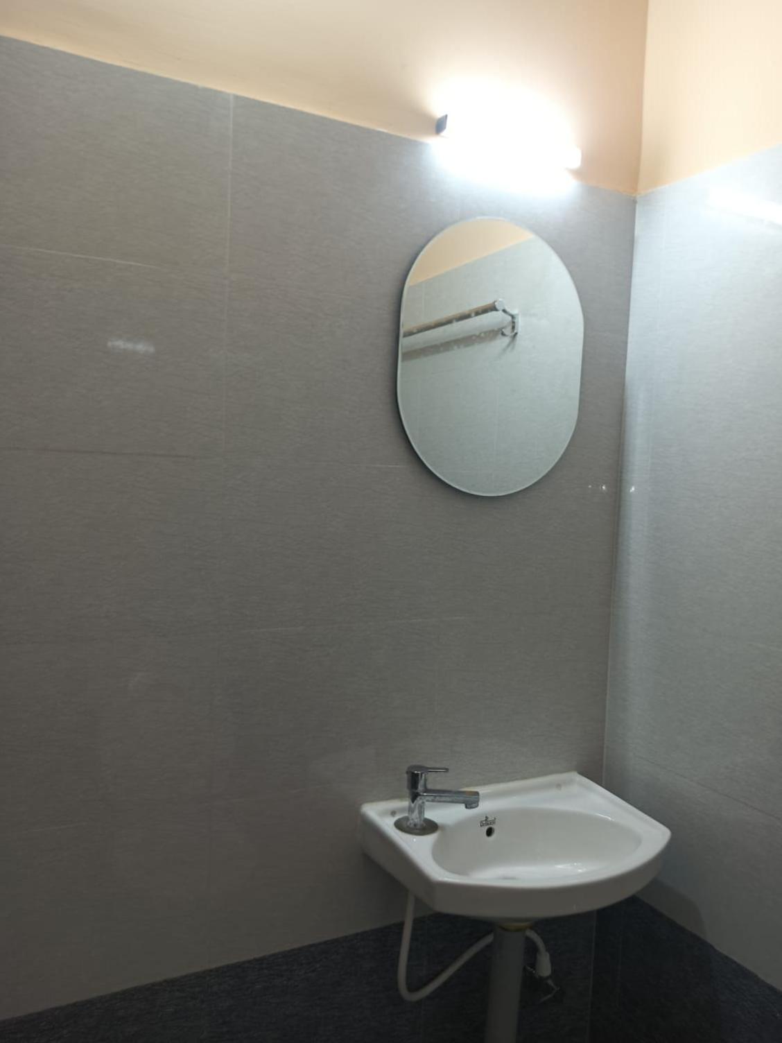 Kpr Residency Near Isha - Adiyogi Otel Alāndurai Dış mekan fotoğraf